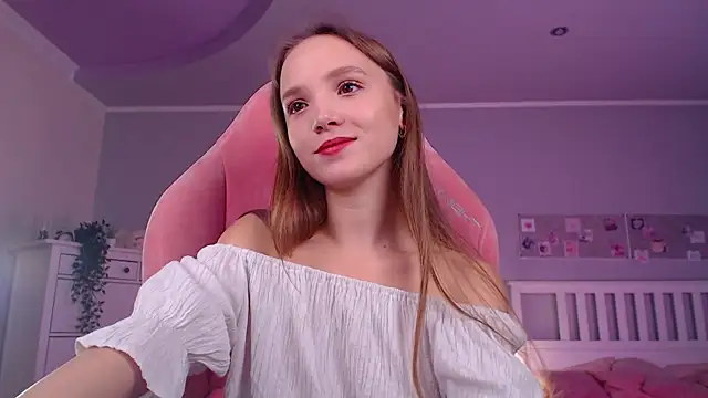 Adria Arjona online show from November 2025 07:45:02 AM