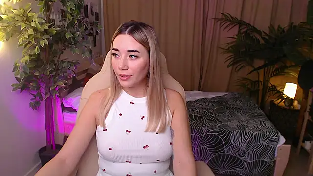 Rosie Mac online show from November 2025 01:04:02 AM