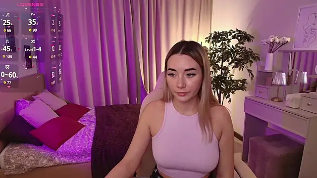 Rosie Mac online show from December 2025 07:42:02 AM