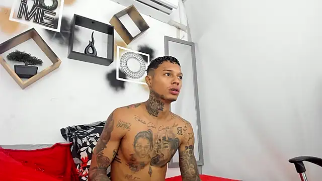 YuleimysAndAlex online show from November 2025 03:01:01 AM