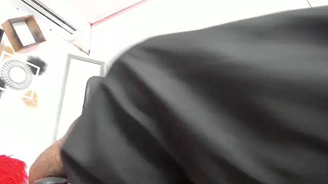 YuleimysAndAlex online show from November 2025 02:37:02 AM