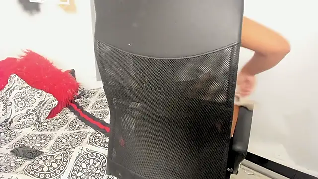 YuleimysAndAlex online show from December 2025 11:59:02 PM