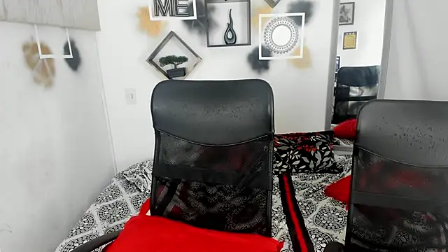 YuleimysAndAlex online show from December 2025 03:29:02 AM