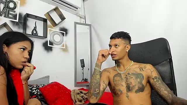 YuleimysAndAlex online show from November 2025 03:21:02 AM