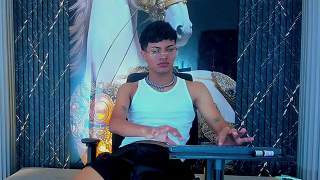 Snapshot of Yilmer_hot chatting on November 2025 07:02:01 AM Yilmer hot online show from November 2025 07:02:01 AM