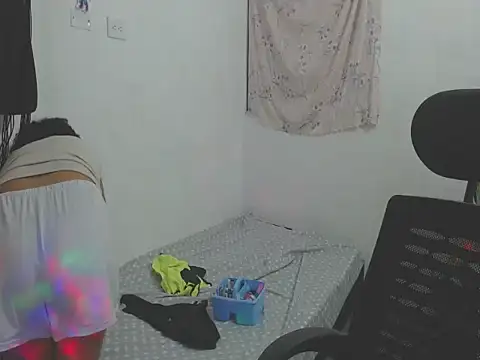 shayna cute online show from June 2026 02:20:02 AM