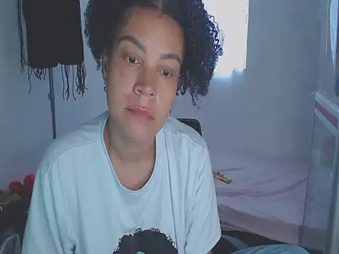 shayna cute online show from May 2026 10:13:01 PM