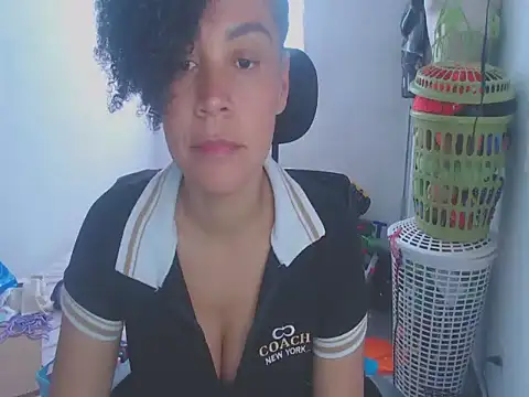 shayna cute online show from May 2026 07:11:01 PM