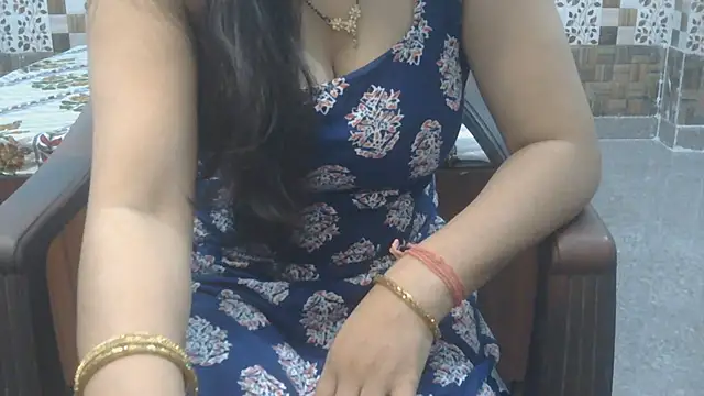 Snapshot of Sneha_lovely01 chatting on June 2026 04:43:02 AM Sneha lovely01 online show from June 2026 04:43:02 AM