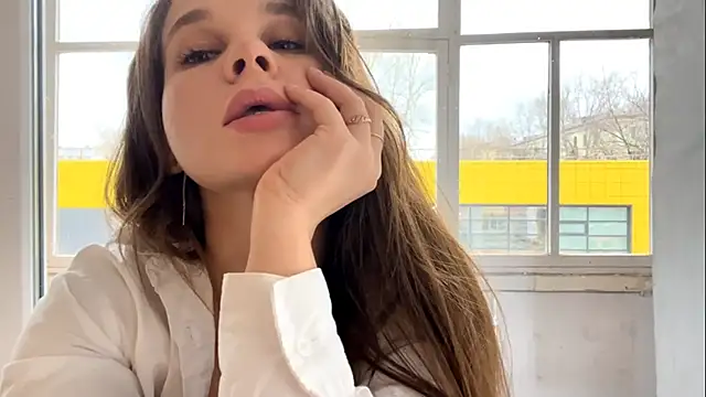 Luna Blossom online show from November 2025 09:58:01 AM