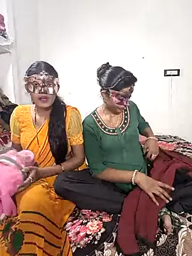 Real-Family online show from December 2025 05:06:01 PM