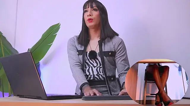 nylonisabella online show from April 2026 06:14:02 PM