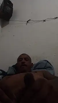 Snapshot of negrocomomisuerte chatting on November 2025 06:44:01 PM negrocomomisuerte online show from November 2025 06:44:01 PM