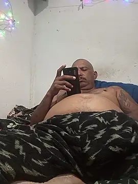 Snapshot of negrocomomisuerte chatting on December 2025 05:10:02 AM negrocomomisuerte online show from December 2025 05:10:02 AM