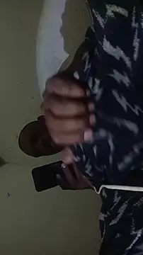 Snapshot of negrocomomisuerte chatting on December 2025 05:30:02 AM negrocomomisuerte online show from December 2025 05:30:02 AM