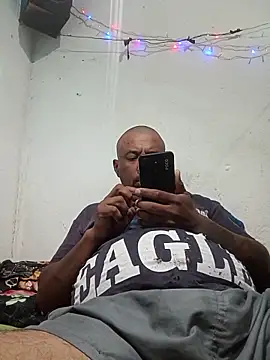 Snapshot of negrocomomisuerte chatting on December 2025 03:42:01 AM negrocomomisuerte online show from December 2025 03:42:01 AM