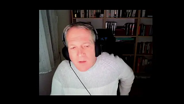 ChocolatMilka44 online show from November 2025 09:57:02 AM