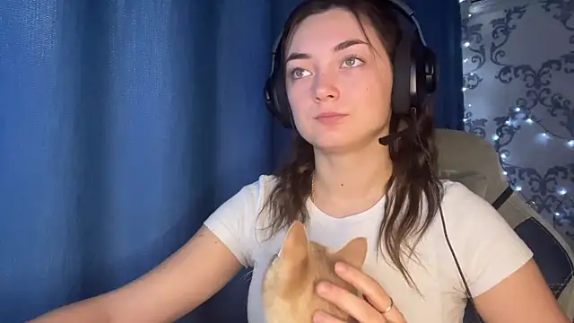 TwotyBright online show from December 2025 06:07:01 AM