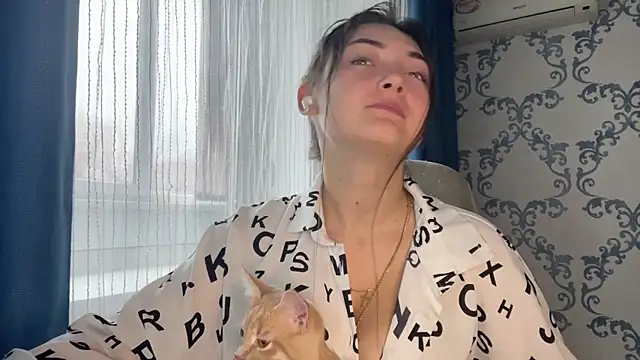 TwotyBright online show from November 2025 08:14:01 AM