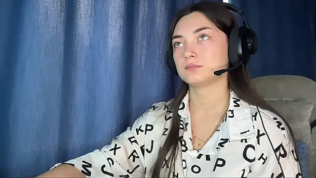 TwotyBright online show from December 2025 06:08:02 AM