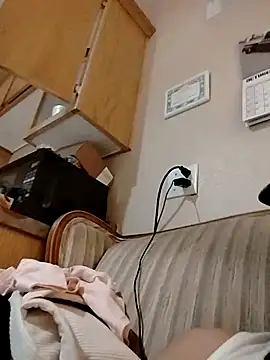 m8je online show from November 2025 06:06:01 AM