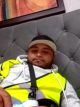 KARNEs24666 online show from February 2026 05:54:01 PM