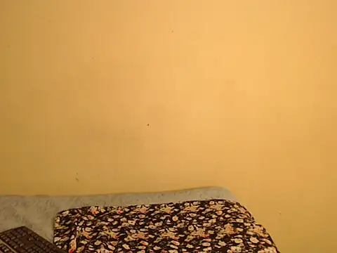 Snapshot of SexyLipss_ chatting on November 2025 02:05:01 AM SexyLipss online show from November 2025 02:05:01 AM