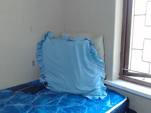 Snapshot of SexyLipss_ chatting on February 2026 12:23:01 PM SexyLipss online show from February 2026 12:23:01 PM