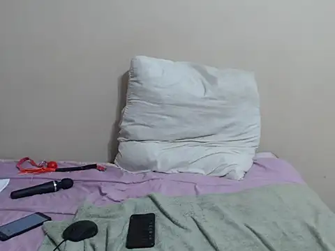 Snapshot of SexyLipss_ chatting on November 2025 08:08:01 PM SexyLipss online show from November 2025 08:08:01 PM