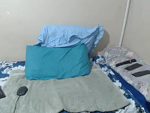 SexyLipss  online show from April 2026 05:41:01 PM