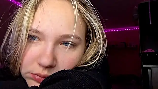 KarinRobertson online show from February 2026 05:22:01 PM