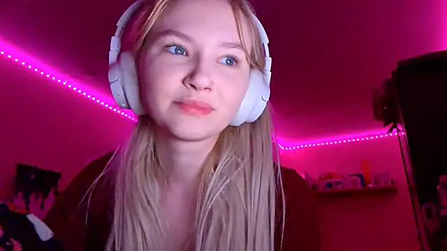 KarinRobertson online show from November 2025 06:51:01 PM