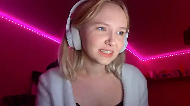 KarinRobertson online show from November 2025 05:19:02 PM