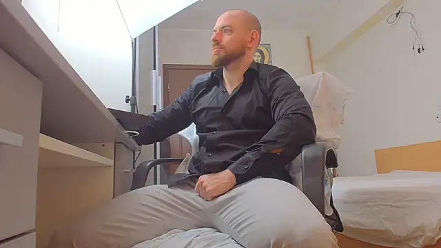 Ryanstone  online show from April 2026 04:52:02 AM