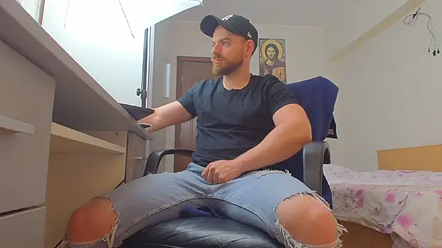 Snapshot of Ryanstone_ chatting on May 2026 03:24:01 AM Ryanstone online show from May 2026 03:24:01 AM