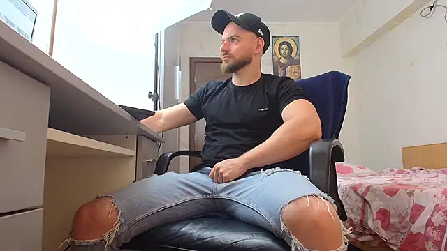 Snapshot of Ryanstone_ chatting on June 2026 04:24:01 AM Ryanstone online show from June 2026 04:24:01 AM