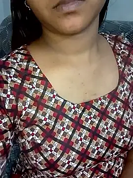 Neha533 online show from April 2026 06:38:01 PM