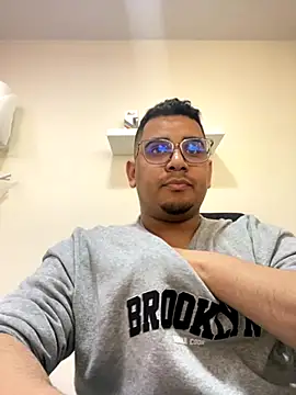 Dante Valcur online show from November 2025 02:20:01 PM