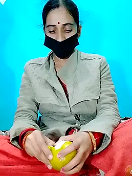 Snapshot of New_Married_Couple chatting on November 2025 02:53:02 PM New Married Couple online show from November 2025 02:53:02 PM