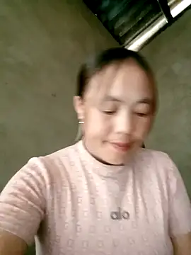 Snapshot of Sara_pusyy chatting on April 2026 05:14:02 AM Sara pusyy online show from April 2026 05:14:02 AM