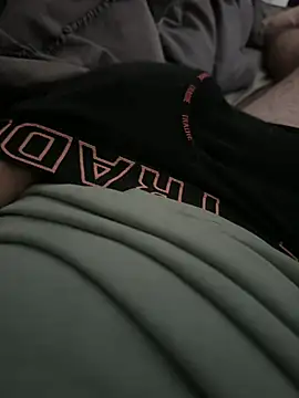 adamblunt59 online show from April 2026 10:49:02 PM