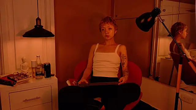 Snapshot of Raven444 chatting on November 2025 10:24:01 PM Raven444 online show from November 2025 10:24:01 PM