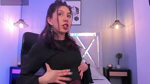 zoe-moreau online show from March 2026 07:54:02 PM