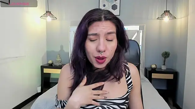 zoe-moreau online show from March 2026 08:27:02 PM