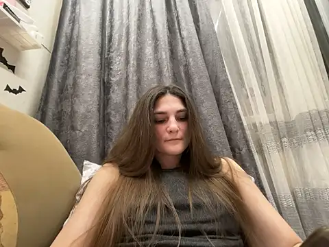 HelgaMun online show from November 2025 04:10:01 PM