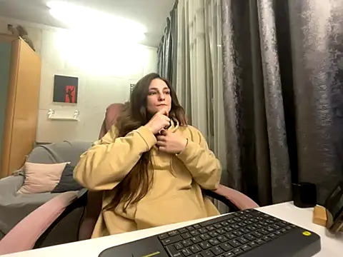 HelgaMun online show from November 2025 02:31:02 PM