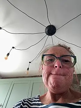 Snapshot of Angel-LinaX chatting on July 2026 08:53:01 AM Angel-LinaX online show from July 2026 08:53:01 AM