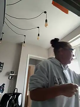 Snapshot of Angel-LinaX chatting on June 2026 05:32:01 PM Angel-LinaX online show from June 2026 05:32:01 PM