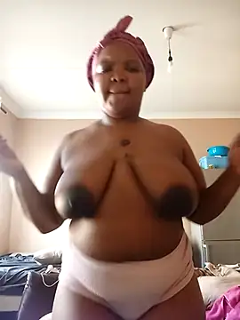 Snapshot of thickpariss chatting on November 2025 02:31:02 PM thickpariss online show from November 2025 02:31:02 PM