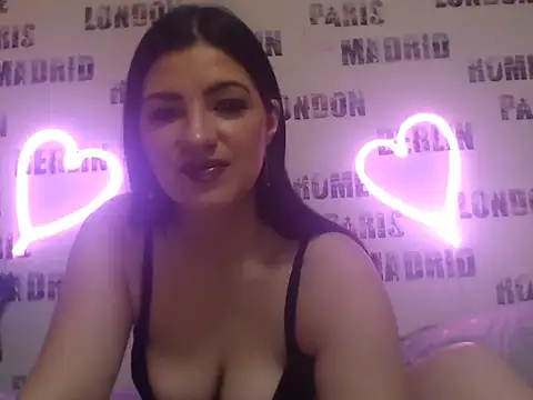 Bya hootgyrl1 online show from November 2025 06:58:01 AM